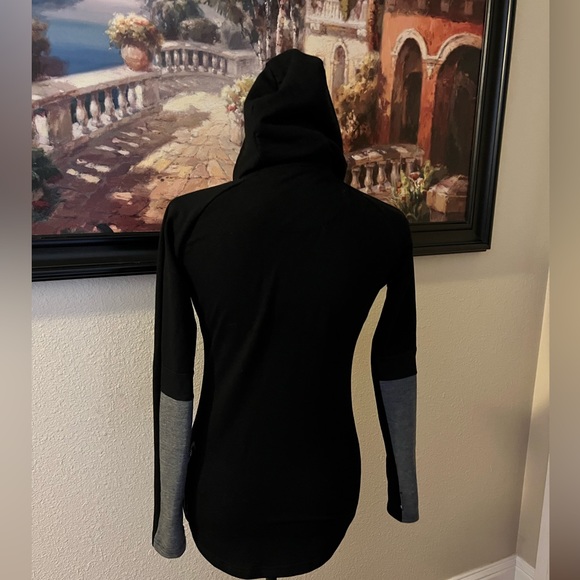 GYMSHARK WOMENS SWEATSHIRT - Picture 7 of 7